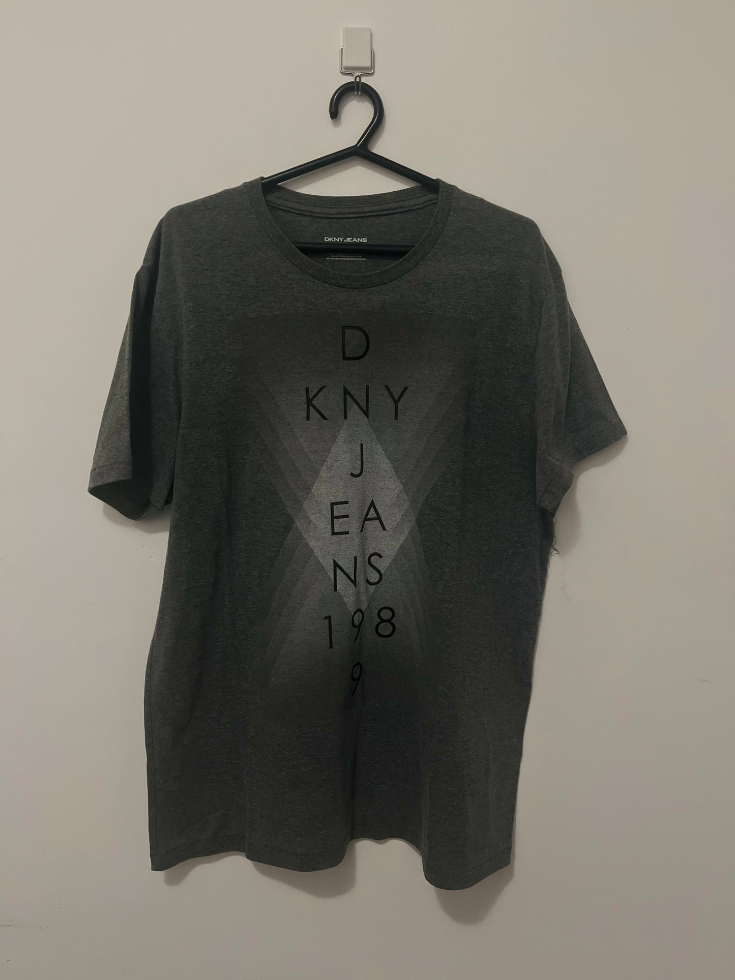 Camiseta DKNY - Brand Shirt