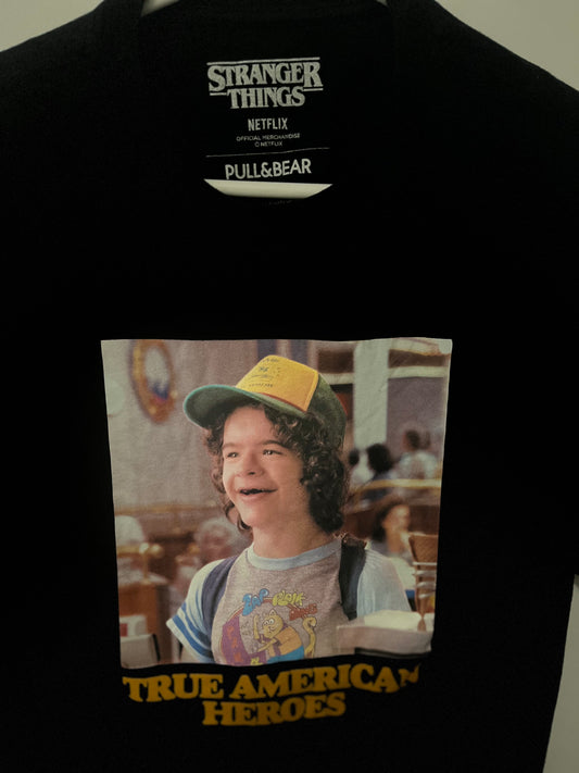 Camiseta Netflix "Stranger Things" - NOVA