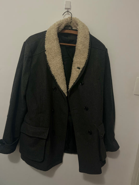 Casaco H&M Cinza c/ Gola de Pele