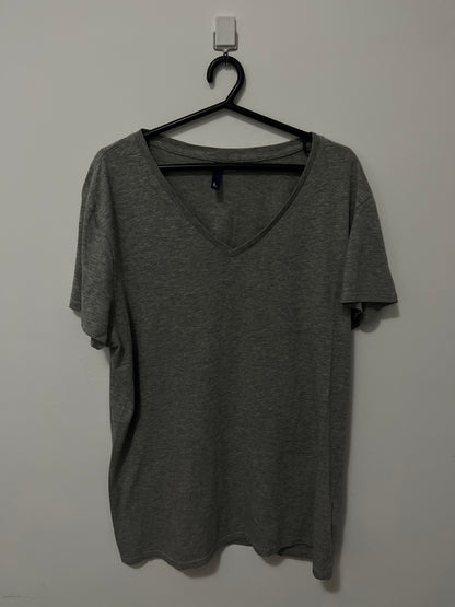 Camiseta Gola V - H&M