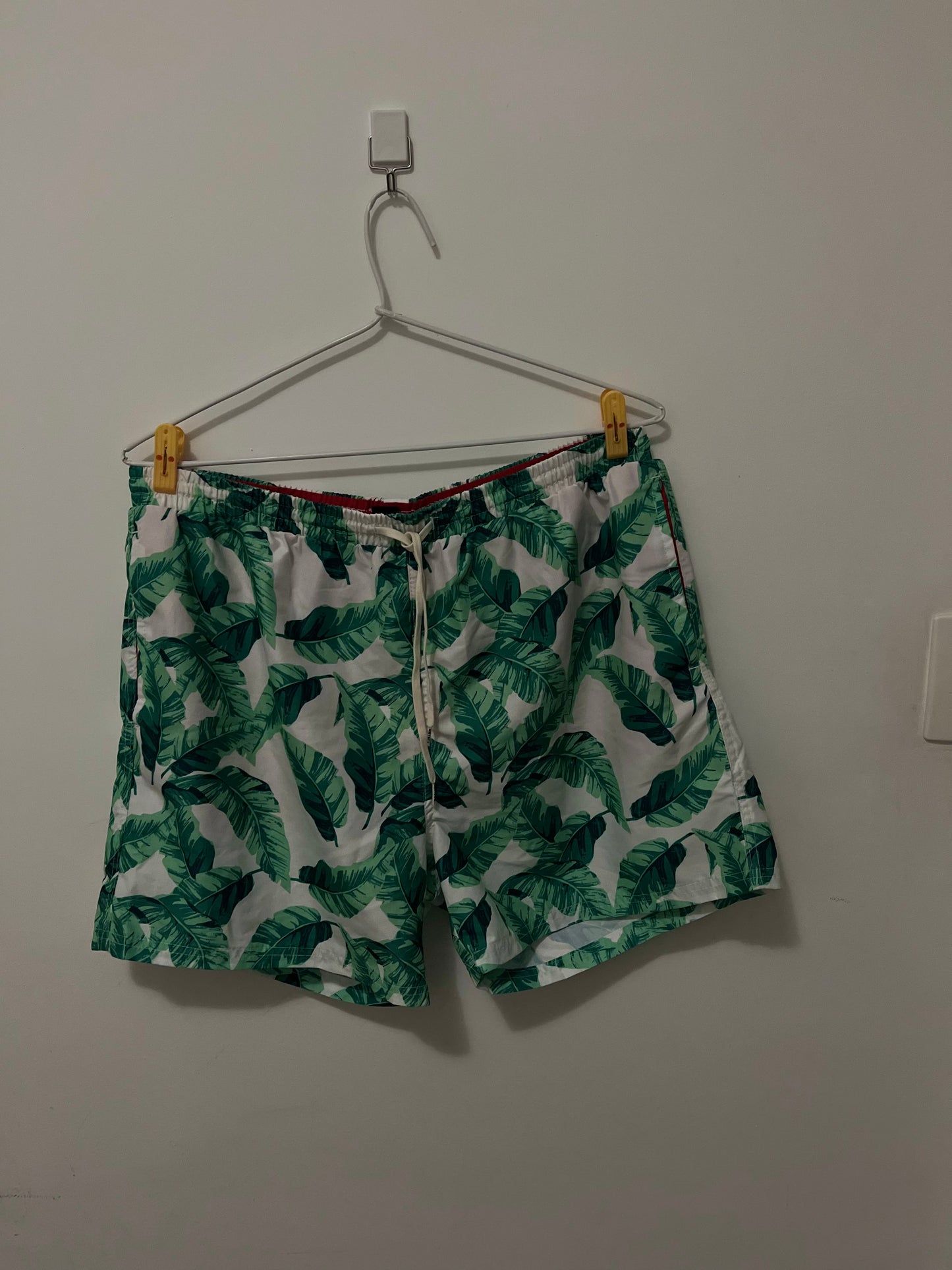 Bermuda Leaves - Hering